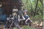 Výzkumný tým v horském lese v oblasti Mt. Kagalalo v jižní Bougainville, zcela vpravo dole vedoucí týmu Milan Janda. Výzkumný tým v horském lese v oblasti Mt. Kagalalo v jižní Bougainville, zcela vpravo dole vedoucí týmu Milan Janda.