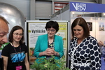 Osobnosti na Veletrhu vědy Expozici navštívila i ministryně pro vědu a výzkum Helena Langšádlová a předsedkyně Akademie věd Eva Zažímalová